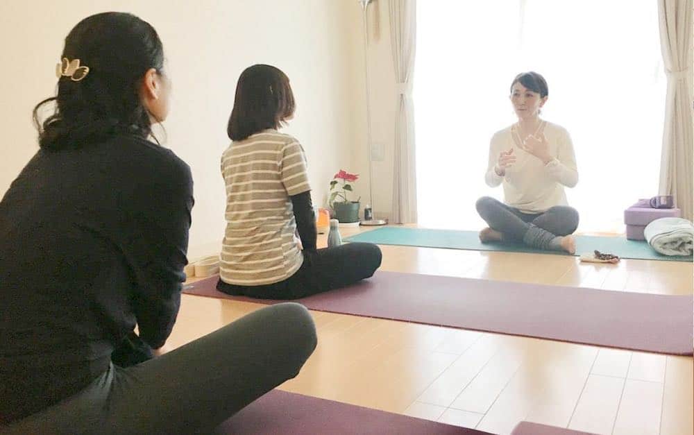 ご家族やご友人など、身近な人にヨガを教えられるようになります。